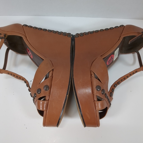 Vince Camuto brown studded wedge sandals, size 10 - Picture 10 of 12